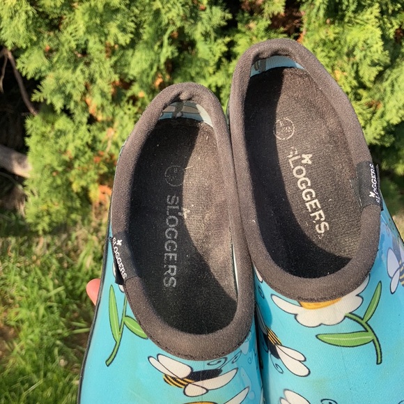 Sloggers Bumble Bee Flower Blue Waterproof Clog 
Size 8 - Picture 9 of 12